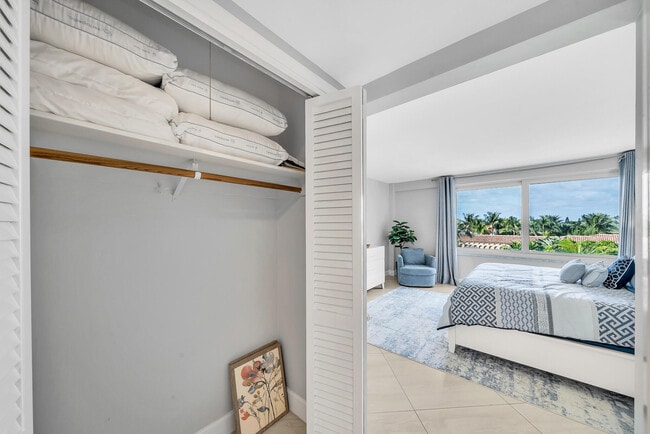 Building Photo - 170 N Ocean Blvd