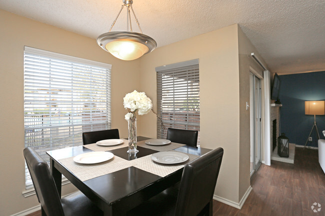 1BR,1BA - 758SF - A3 - DINING AREA - Frankford Flats Apartments