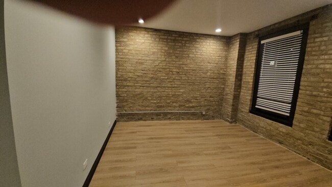 Building Photo - 1819 W Evergreen Ave