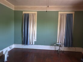 Building Photo - 301 E Brin St