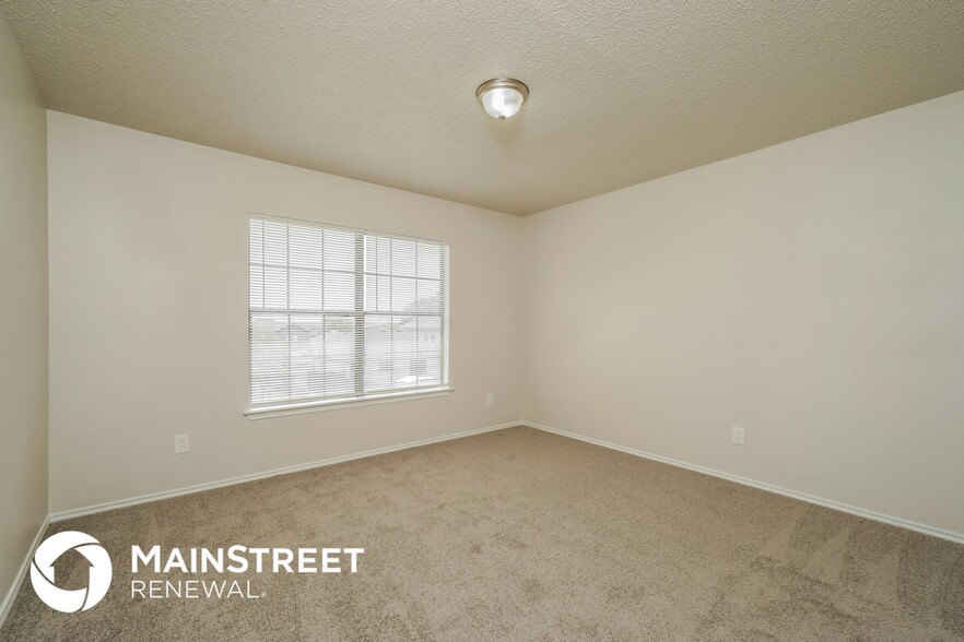 Building Photo - 326 Benetton Dr