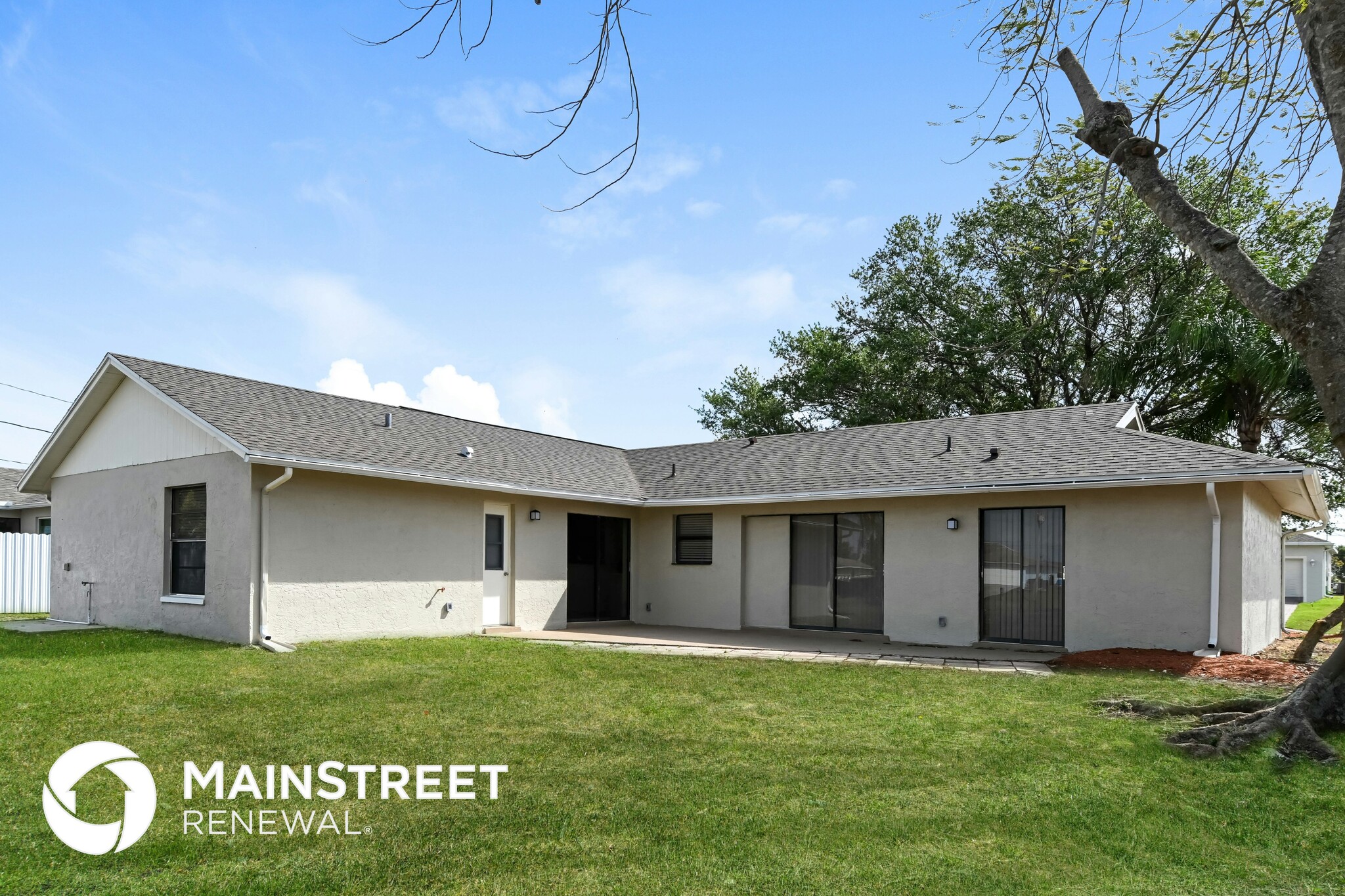 Building Photo - 1824 NE 7th Pl