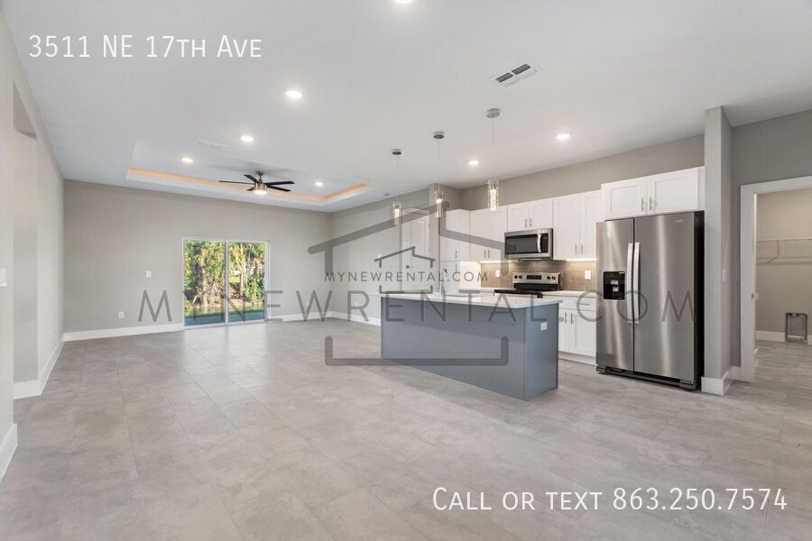 Building Photo - 3511 NE 17th Ave