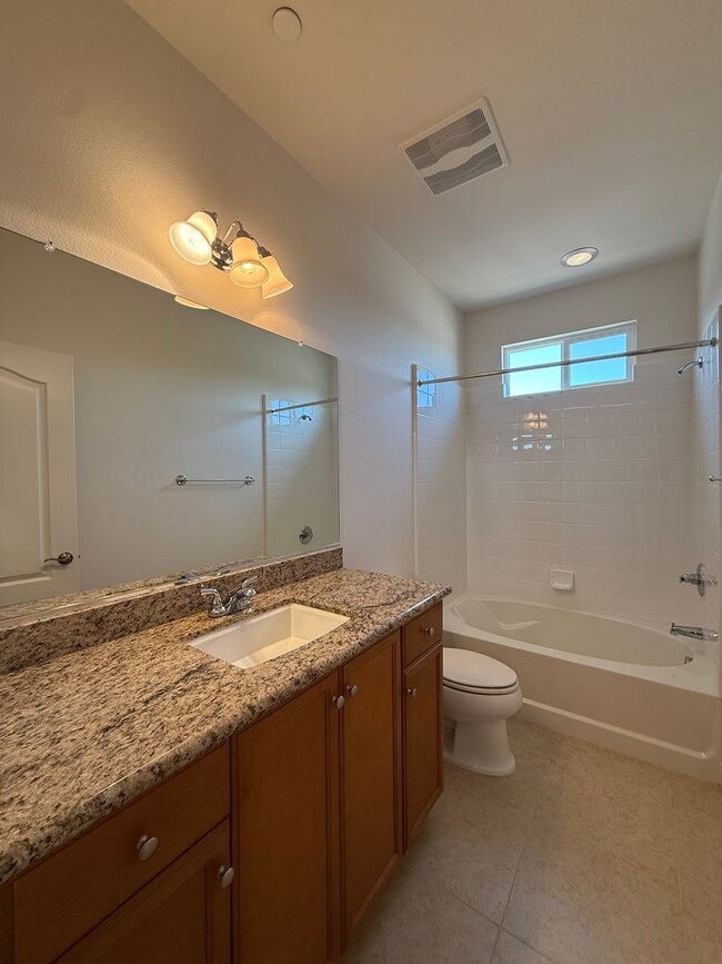 Building Photo - Beautiful Newer Rice Ranch Single Story Ho...