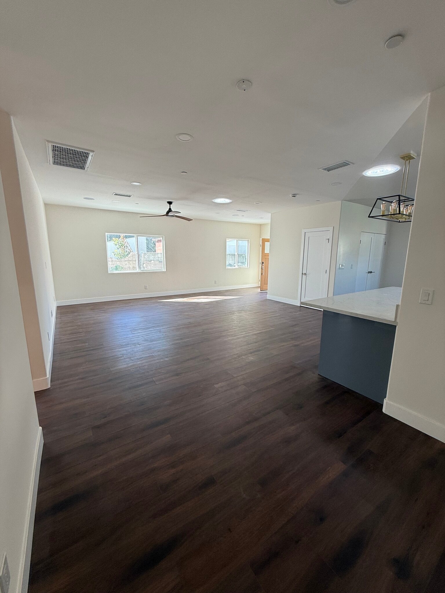 Building Photo - 6462 Mary Ellen Ave