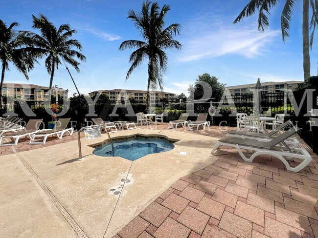 Building Photo - Estero 2BR Condo – $500 Off When You Wrap Up a New Lease This December (Go Ahead, Take It to the ...