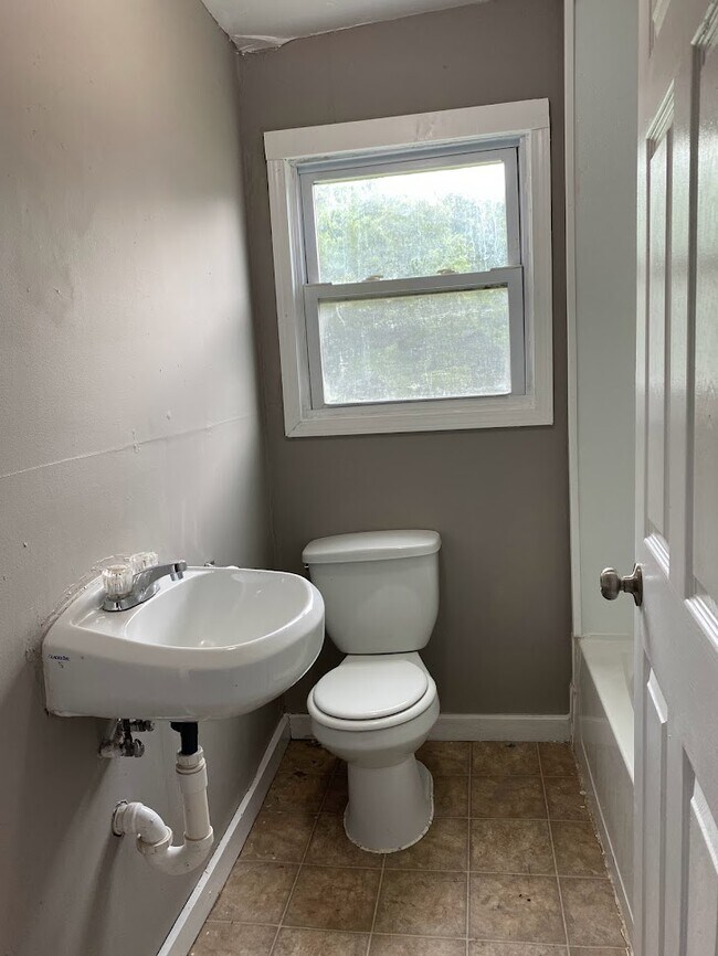 Building Photo - 7061 Idlewild Ave