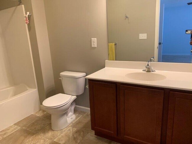 Building Photo - 346 Weatherstone Dr
