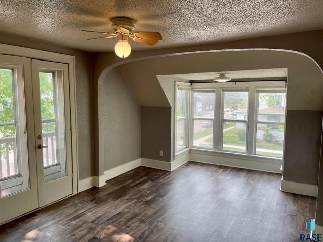 Building Photo - 425 S Prairie Ave