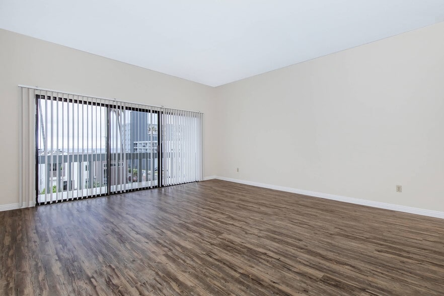 Building Photo - Riviera Vista Apartments