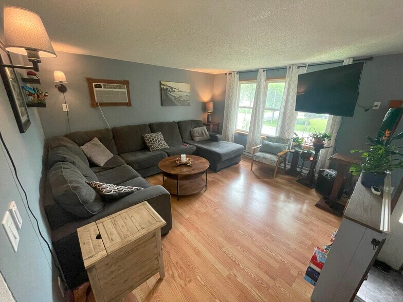 Primary Photo - 2923 Heatherwood Cir S