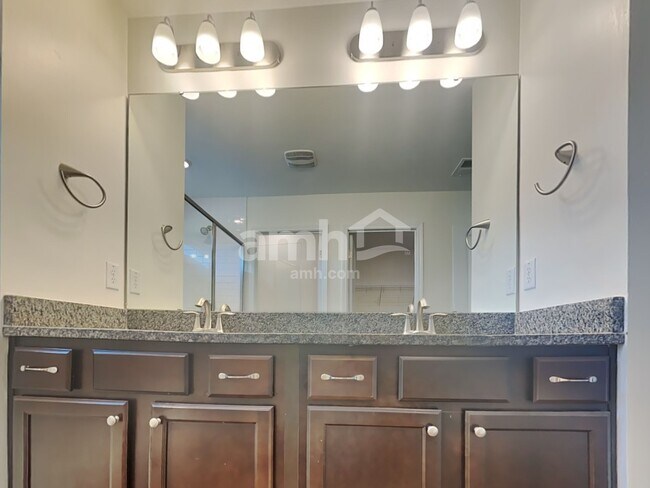 Building Photo - 309 Azore Way