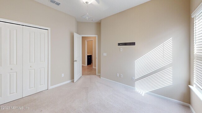 Building Photo - 3965 Cloverdale Ct