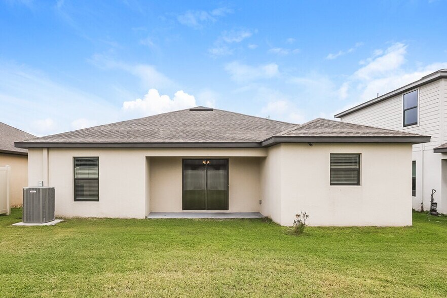 Building Photo - 1714 Chatham Green Cir