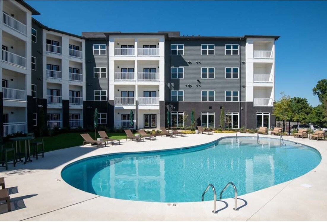 Building Photo - 1540 Lebanon Pike