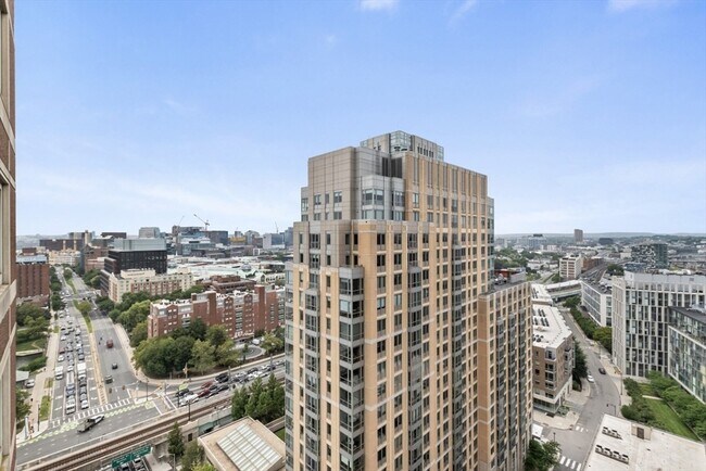 Building Photo - 8 Museum Way