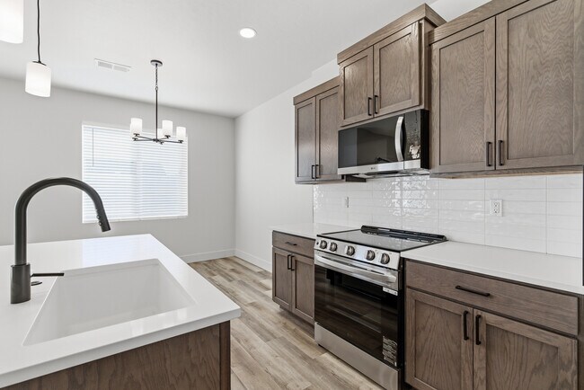 Building Photo - 4711 Highgarden Wy