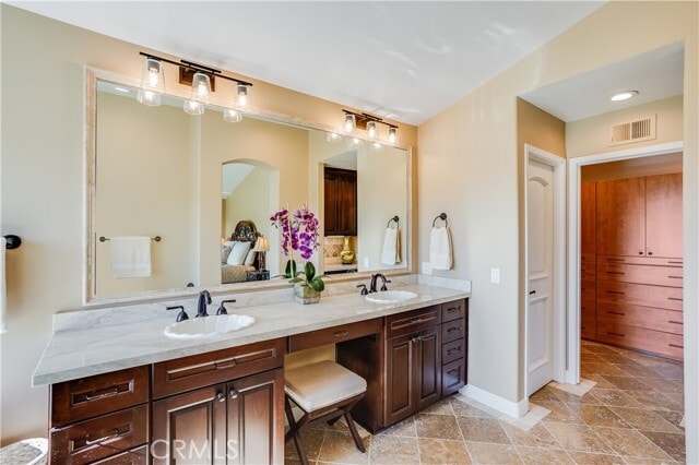 Building Photo - 6 Marquesa