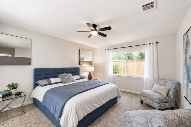 Building Photo - 12703 Redfern Dr