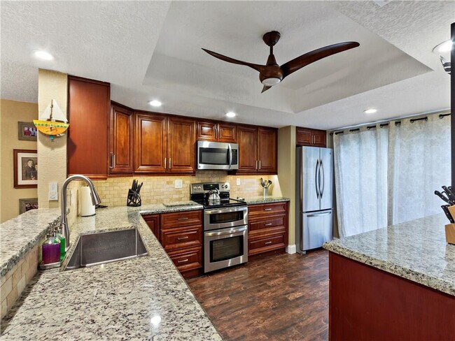 Building Photo - 65 Deer Creek Rd