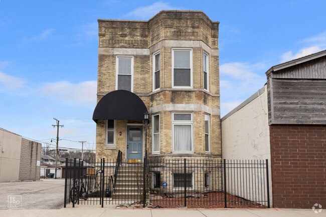 Building Photo - 617 Madison St