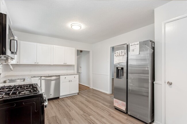 Building Photo - Updated 3 Bedroom, 1 Bath Home in Casa View