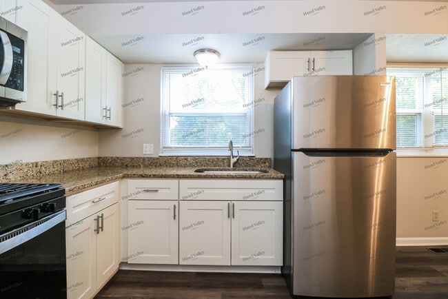 Building Photo - 385 Patterson Ln