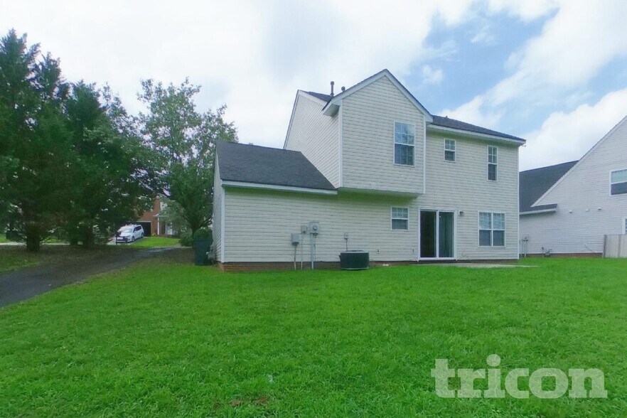 Building Photo - 911 Woodington Ln
