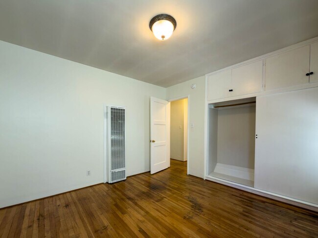 Building Photo - 11926 Magnolia Blvd