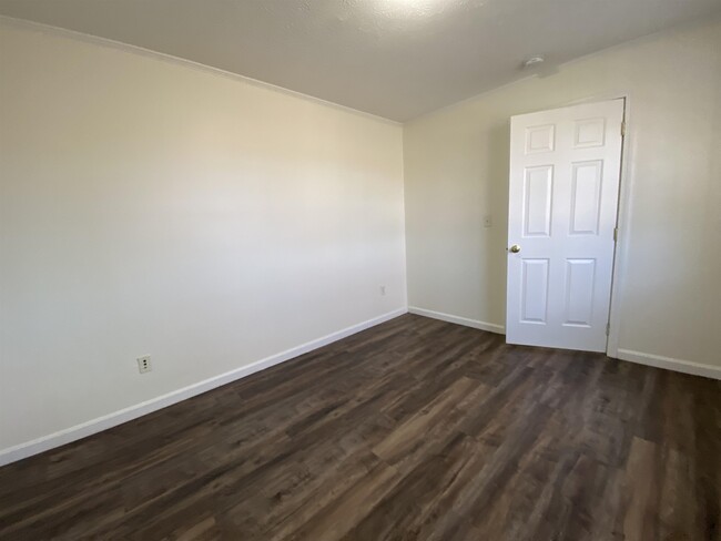 Building Photo - 3961 Brown Ave