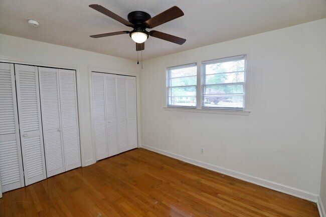 Building Photo - 1912 Dominion Dr