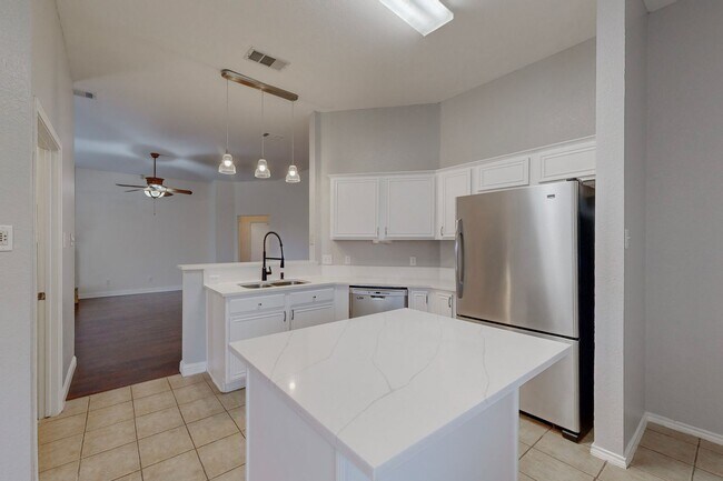 Building Photo - Lovely Updated home in Princeton Park!