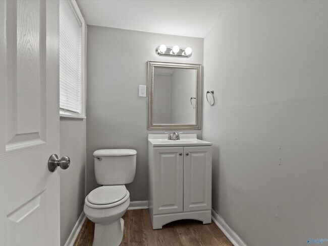 Building Photo - 3912 NW Neptune Dr