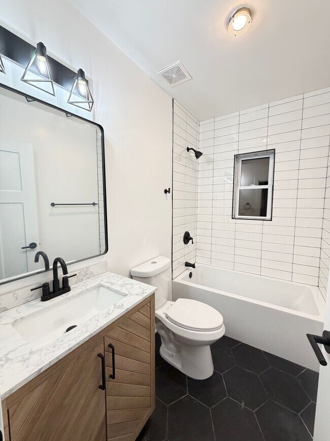 Building Photo - 6350 S St Lawrence Ave