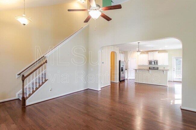 Building Photo - 110 Glenview Lane