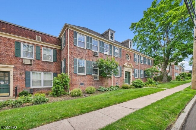 Building Photo - 176 Millburn Ave