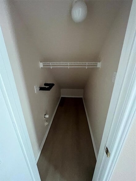 Building Photo - 513 Crater Lake Dr