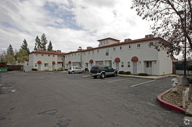 Building Photo - 2368-2382 Glendale Ln