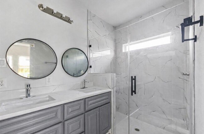 Building Photo - 6010 Bobby Burns St