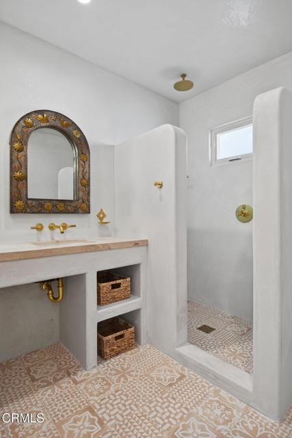 Building Photo - 622 S Evergreen Dr