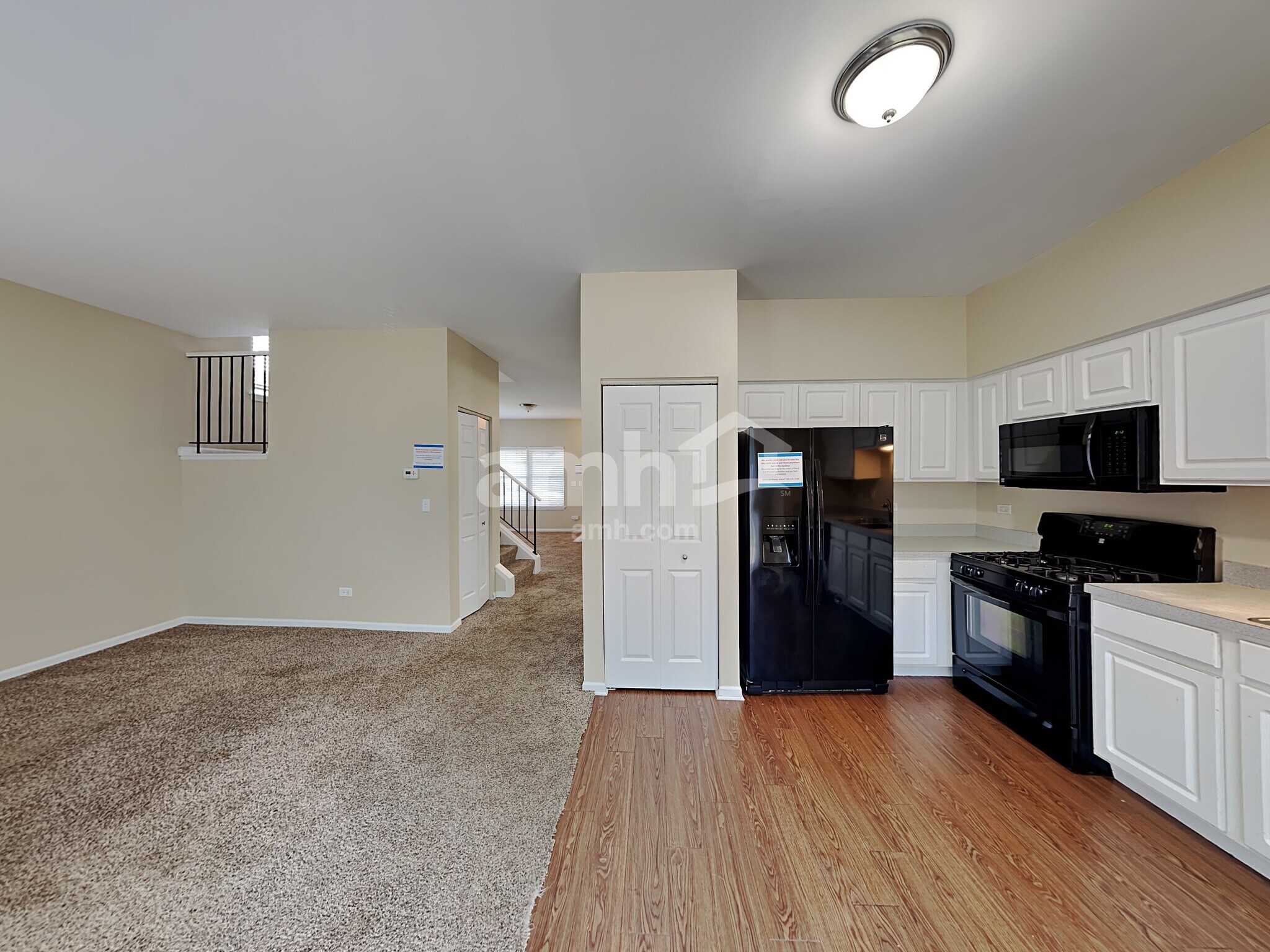 Building Photo - 2828 Sun Valley Dr