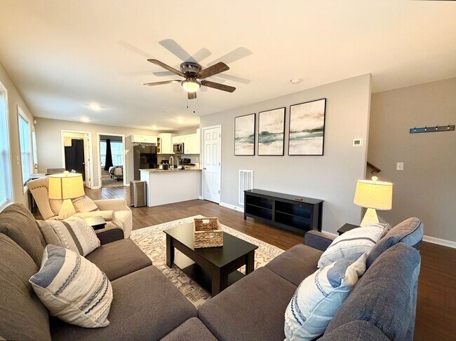 Building Photo - 925 Woody Hills Dr - Furnished Rental