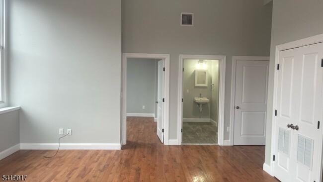 Building Photo - 38 Mill St