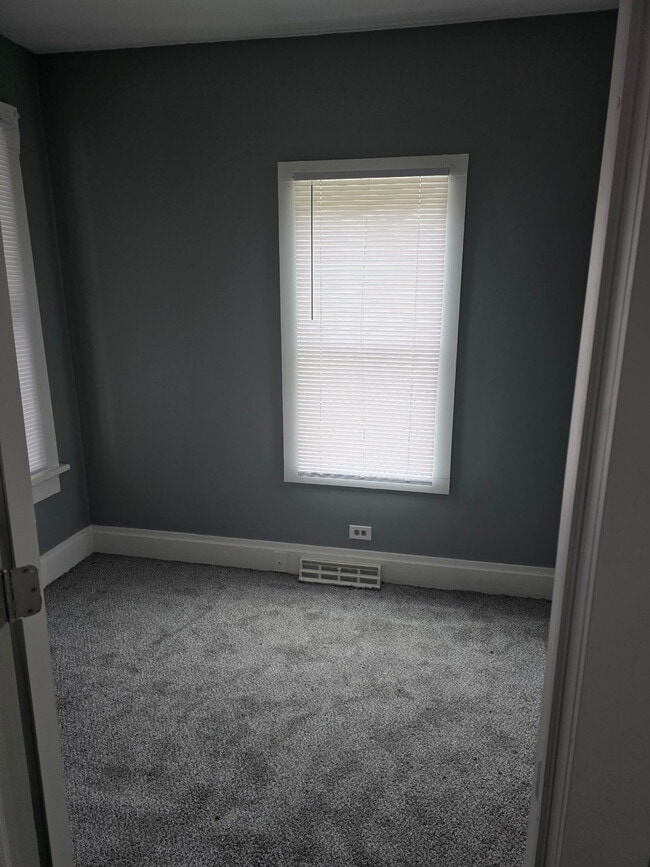 Primary Photo - 204 Harrison St