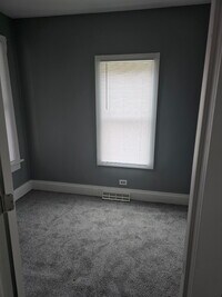 Building Photo - 204 Harrison St