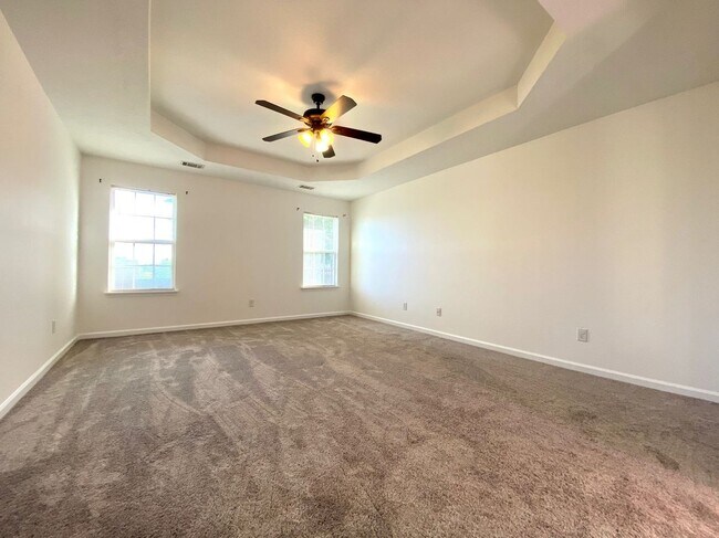 Building Photo - 4489 Country Glen Cir
