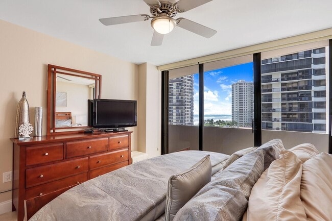 Building Photo - 4200 N Ocean Dr