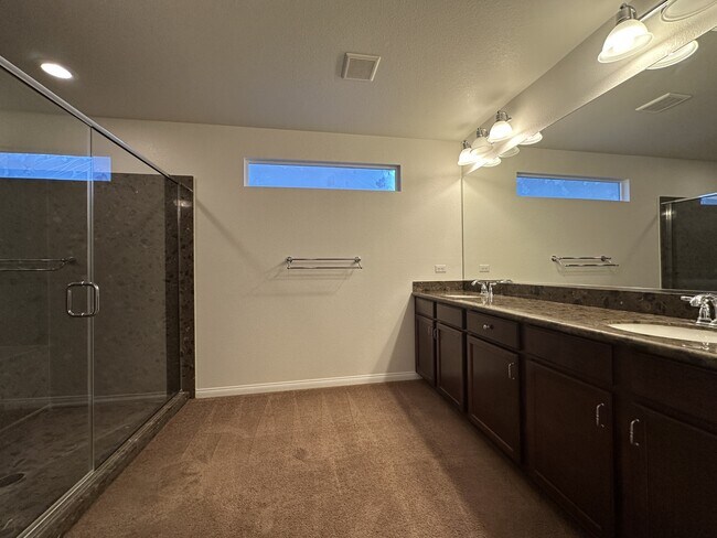 Building Photo - 6752 Philharmonic Ave