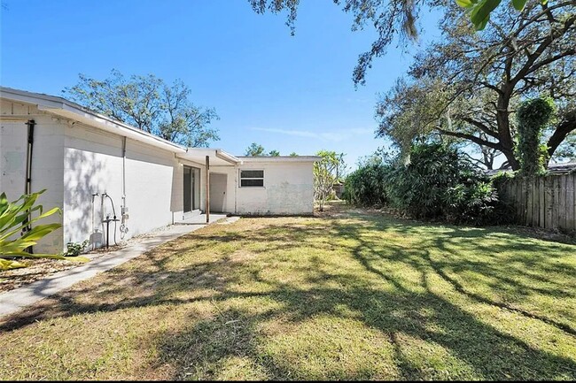 Building Photo - 1817 E 109th Ave