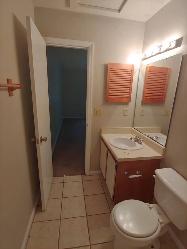 Building Photo - 2 BR / 2 BA Single Family Home